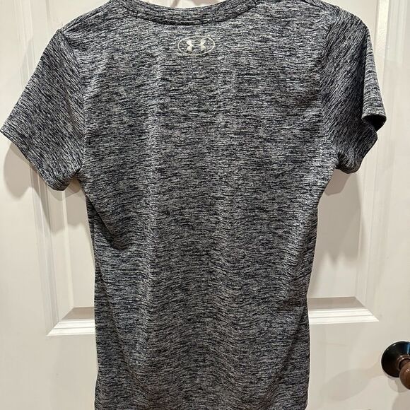 Under Armour small short sleeve shirt - Picture 4 of 6